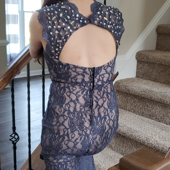 Dress - Picture 4 of 6